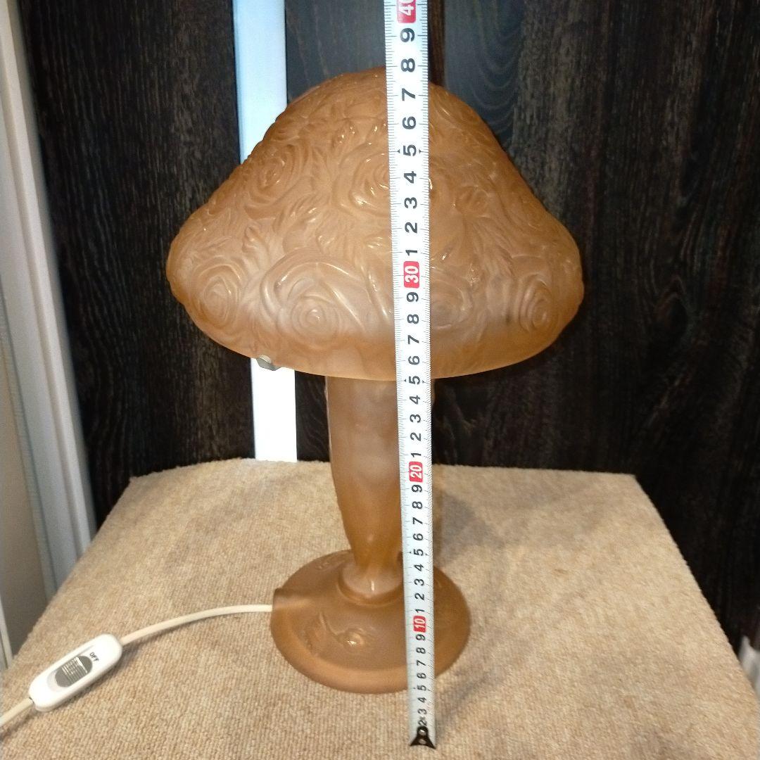 573 バラ柄のガラス製ランプ