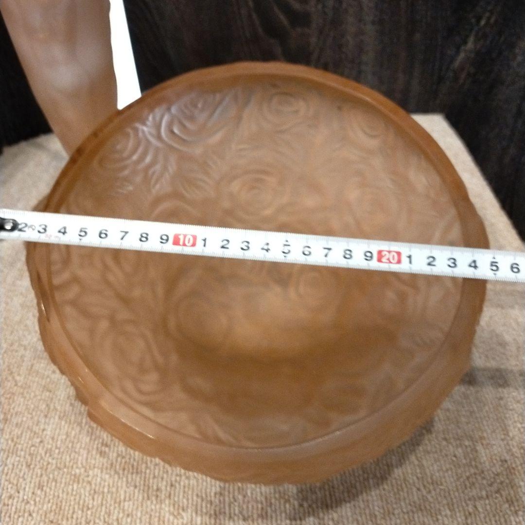 573 バラ柄のガラス製ランプ