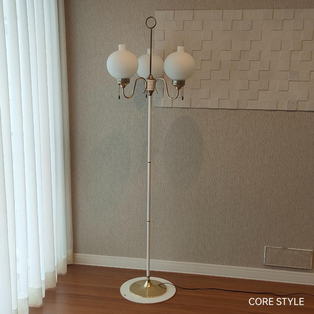 アンティーク調　３灯　照明スタンド　ガラスシェード