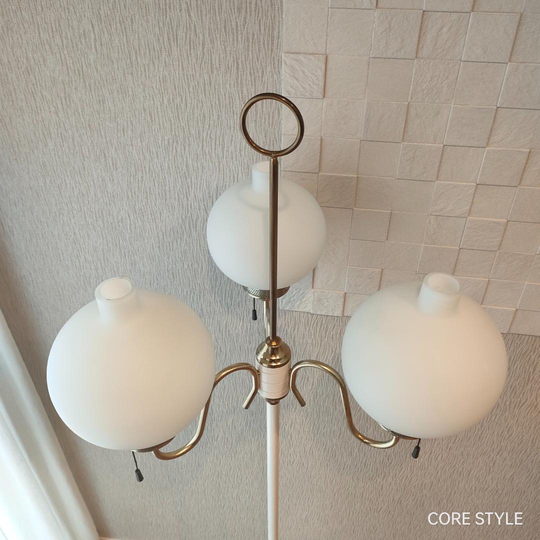 アンティーク調　３灯　照明スタンド　ガラスシェード