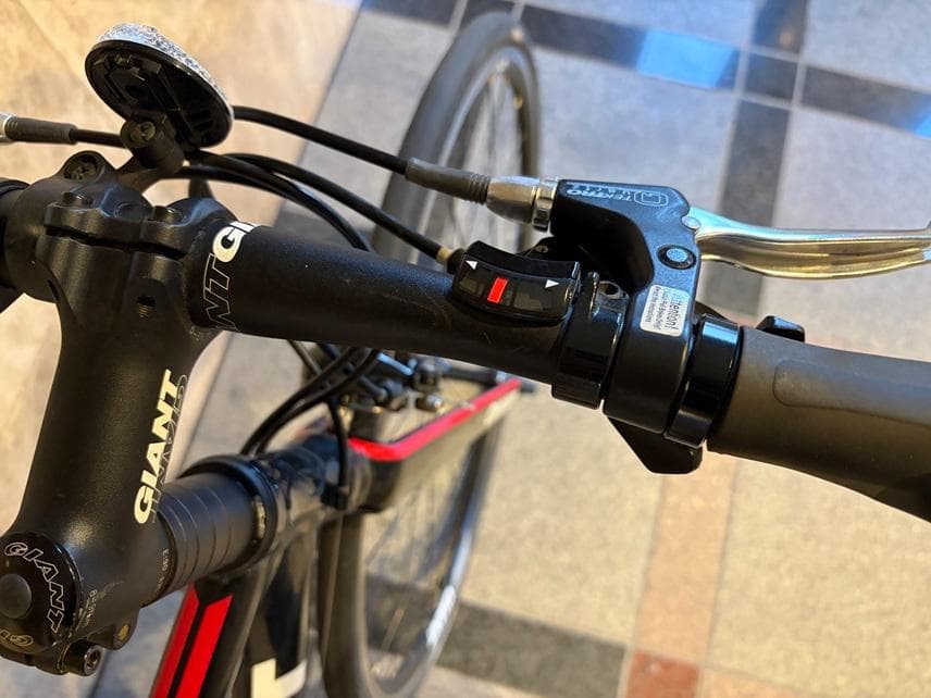 GIANT-FCR-フラットバーロード-手渡しのみでお願いします。