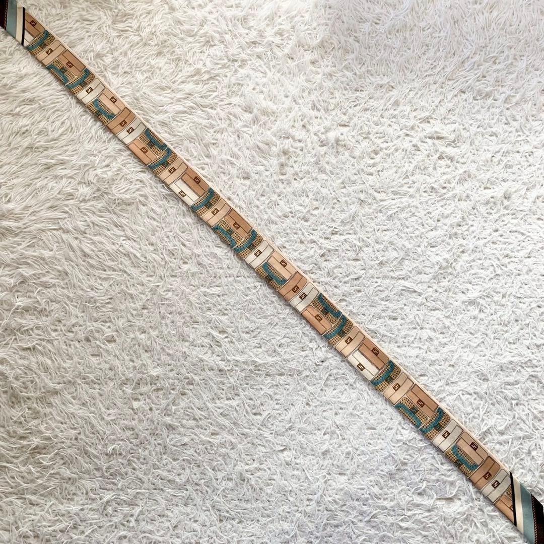 FENDI　フェンディ　マンマバケット柄　ラッピー　FFロゴ　ズッカ　スカーフ