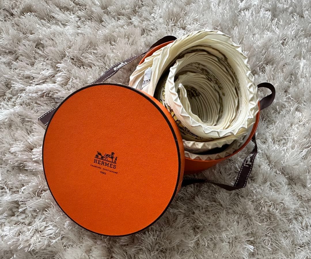 サチコ✨HERMESエルメスLES CAVALIERS D'OR プリーツ