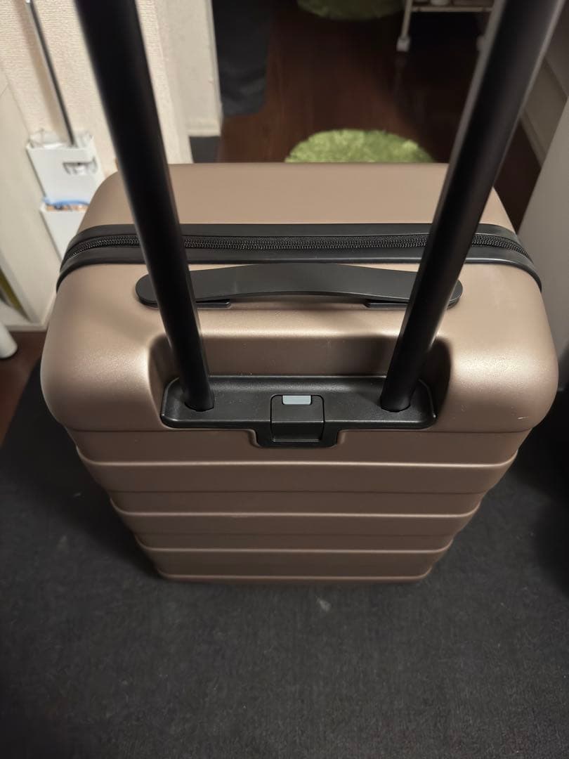 バーを自由に調節できる　ハードキャリーケース（３６Ｌ）ベージュ　無印良品