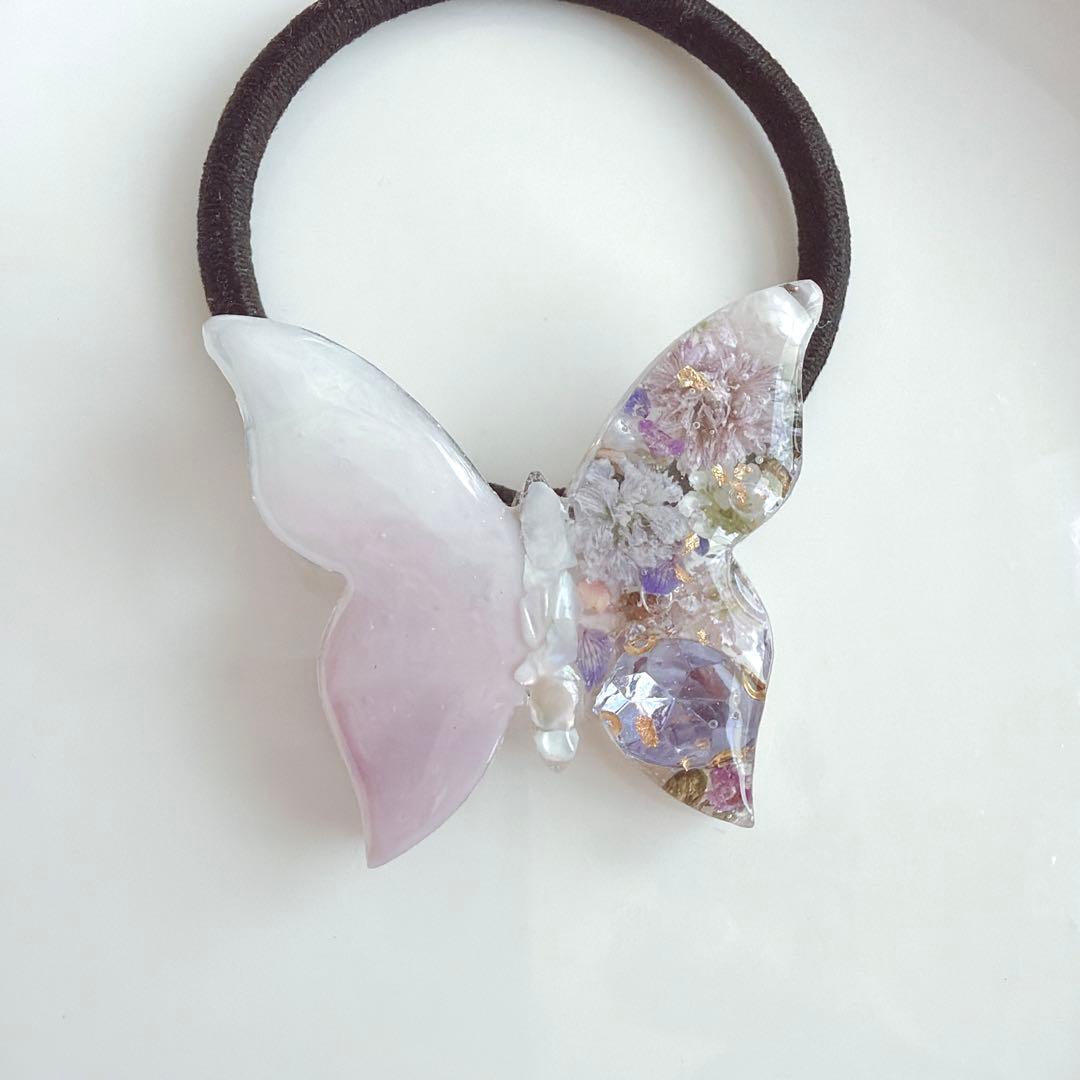 レジンヘアゴム ちょうちょ　バタフライ　ラベンダー　ビジュー　グラデーション