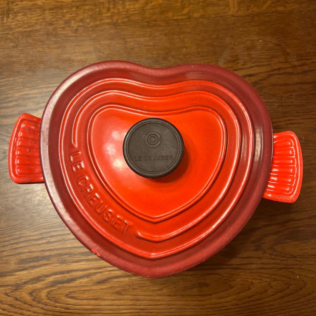 セット配送可能！LE CREUSET ハート型 両手鍋 2L レッド