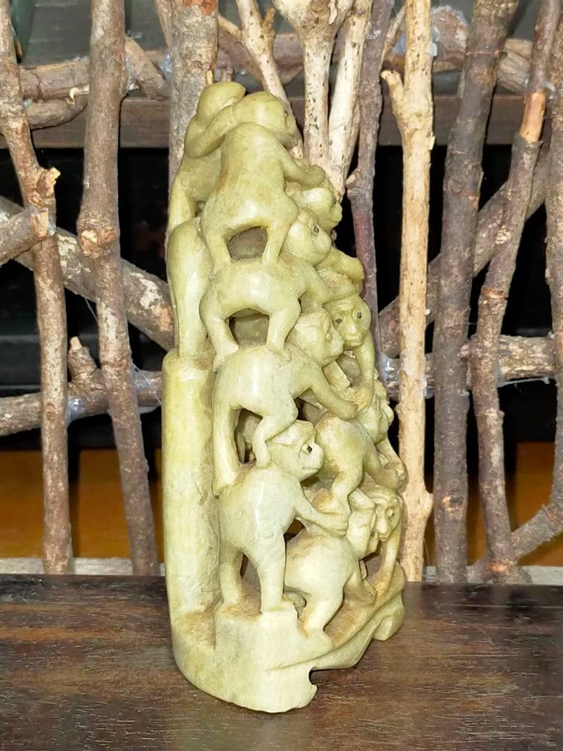 ♥中国♥　緑石　♥石♥　彫刻　♥猿　置物　とても古い　骨董　古玩