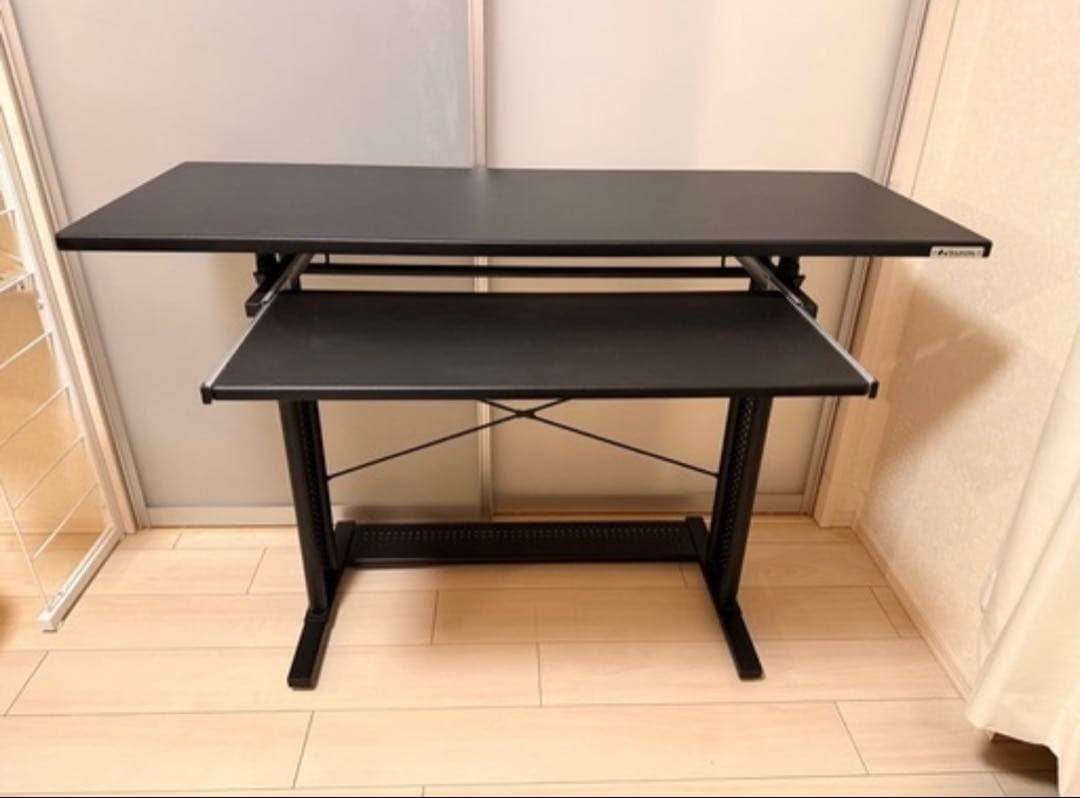 【Bauhutte (バウヒュッテ) 昇降式 スタンディングデスク】