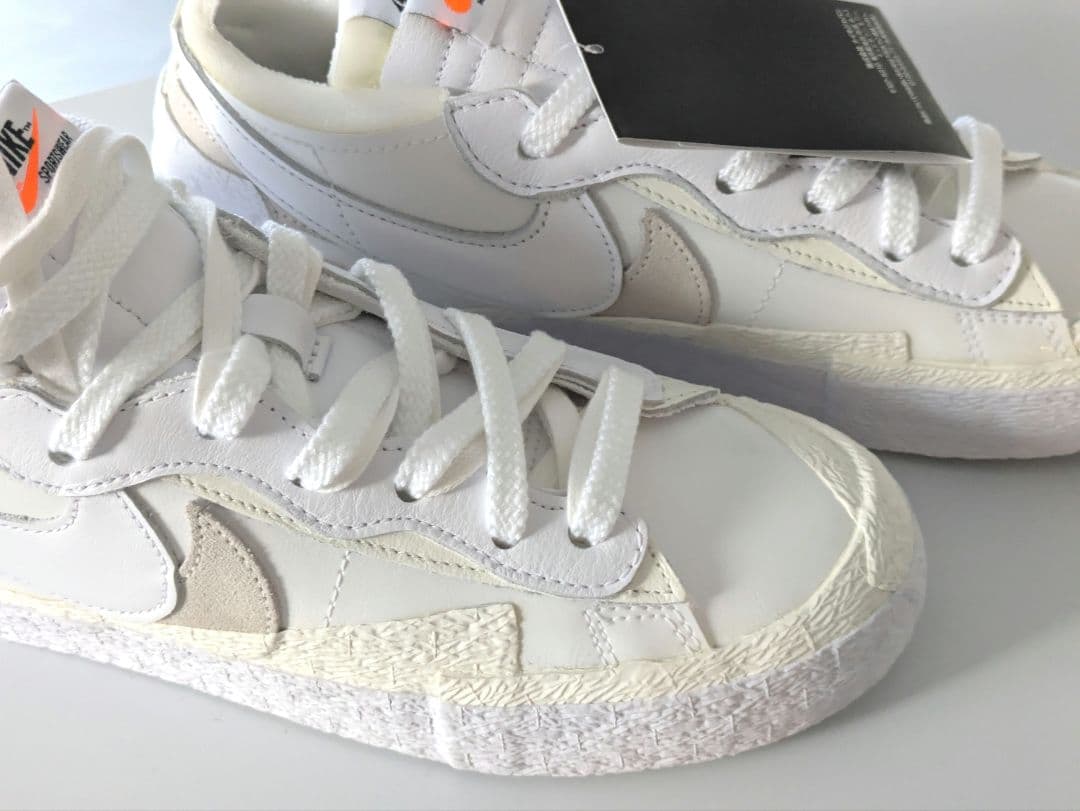 靴 NIKE BLAZER LOW / SACAI DM6443-100 25cm