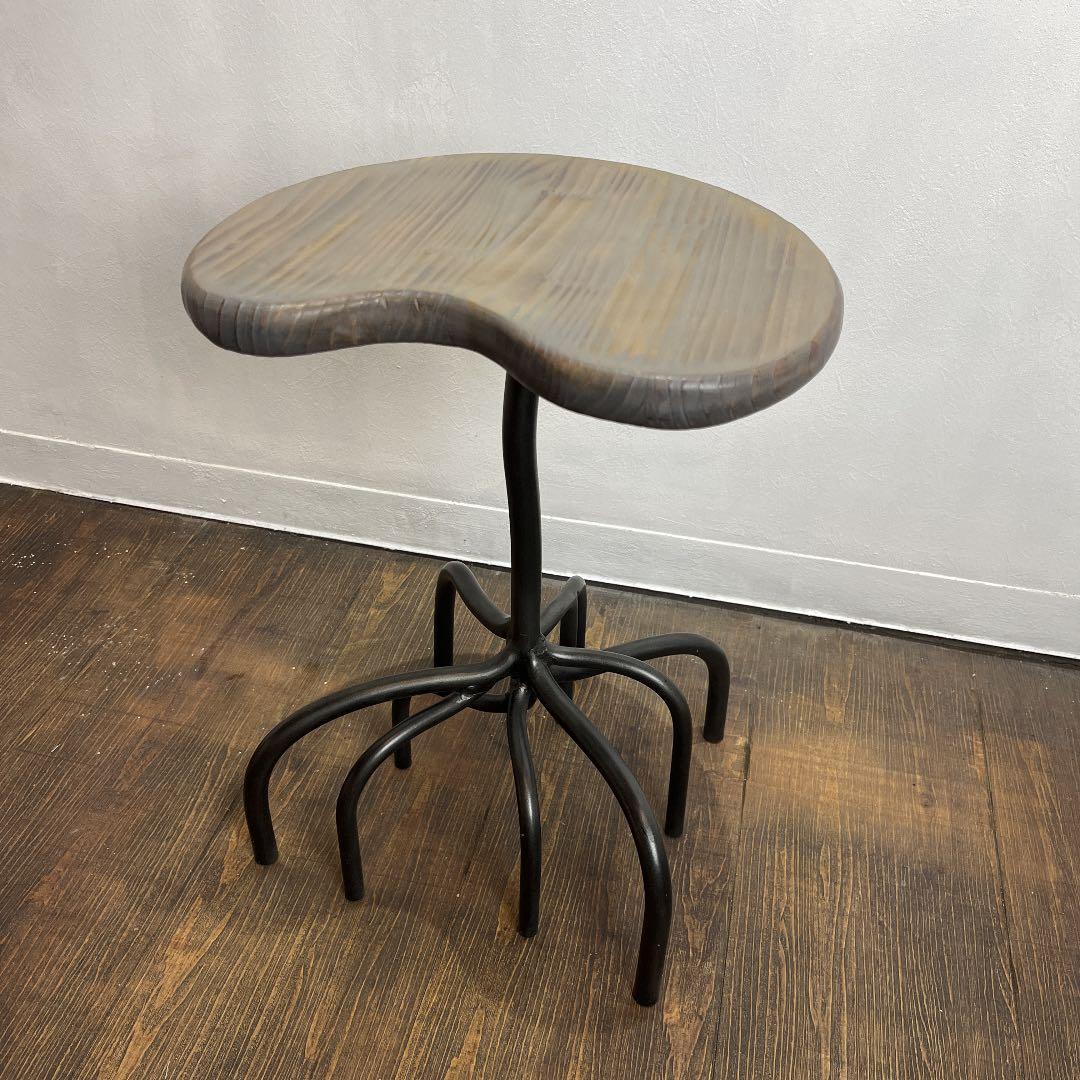 一点物　ガジュマルスツール　世界に一つ　椅子　アイアンスツール　アーティスト