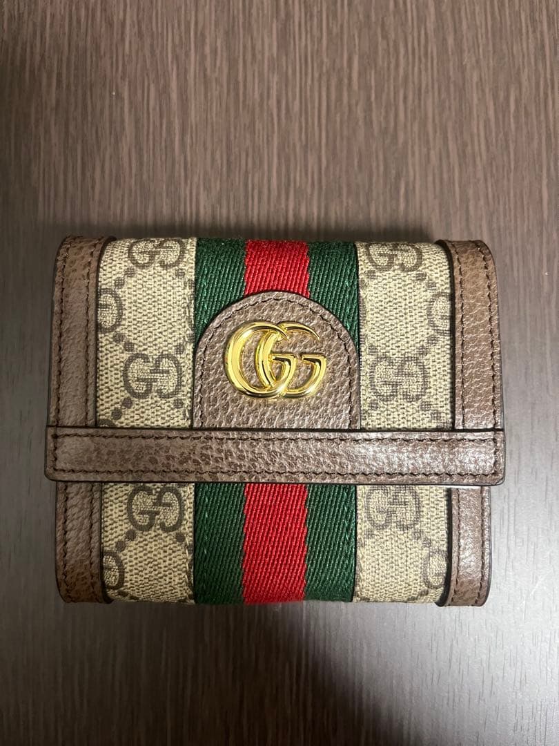 j.1975h32 Gucci GGキャンバス 三つ折り財布