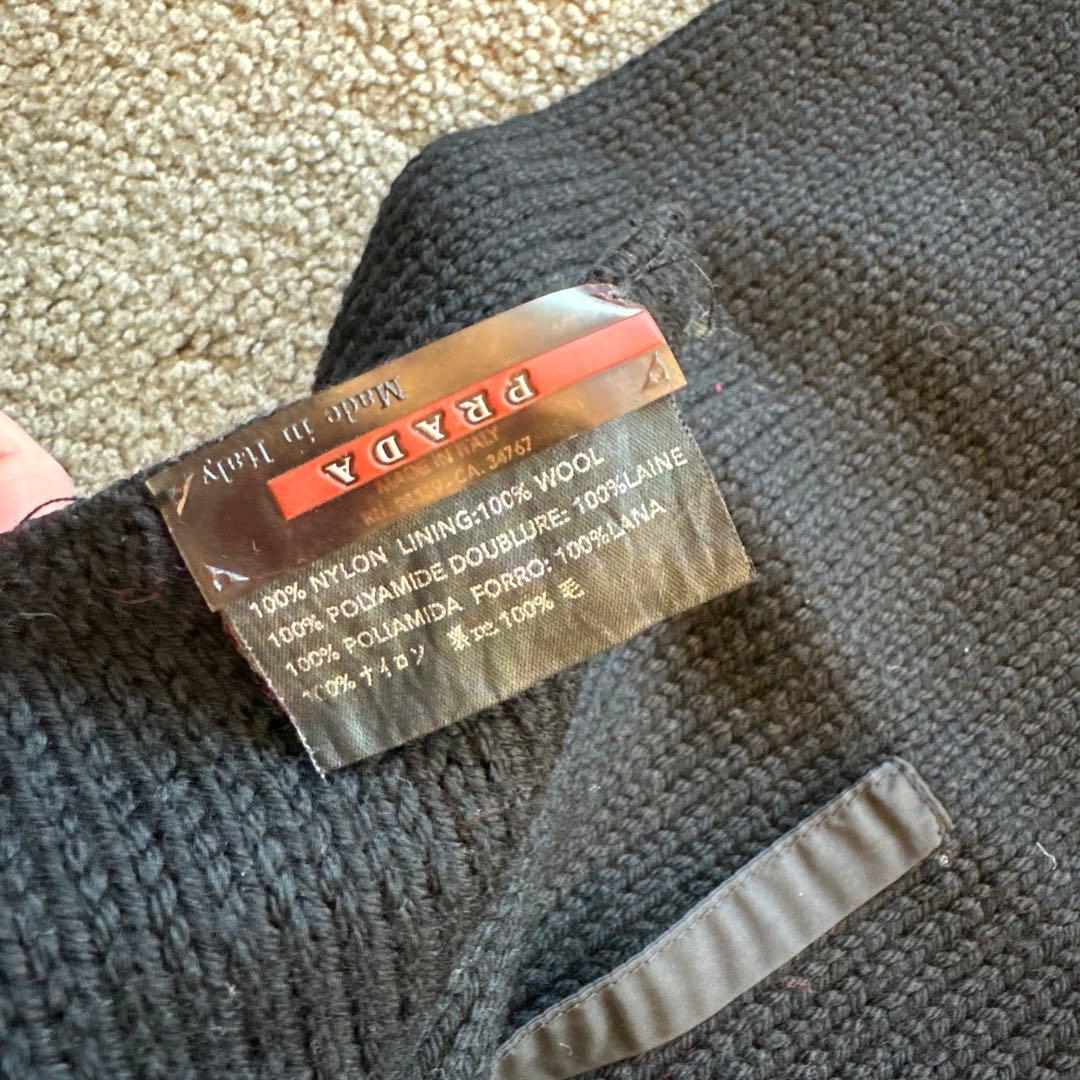 PRADA ブラックマフラー