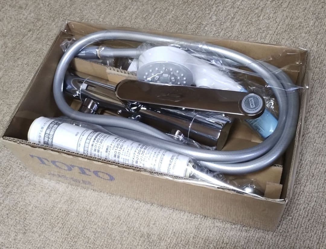 TOTO 壁付サーモスタット混合栓 寒冷地向け TBY01403Z シルバー