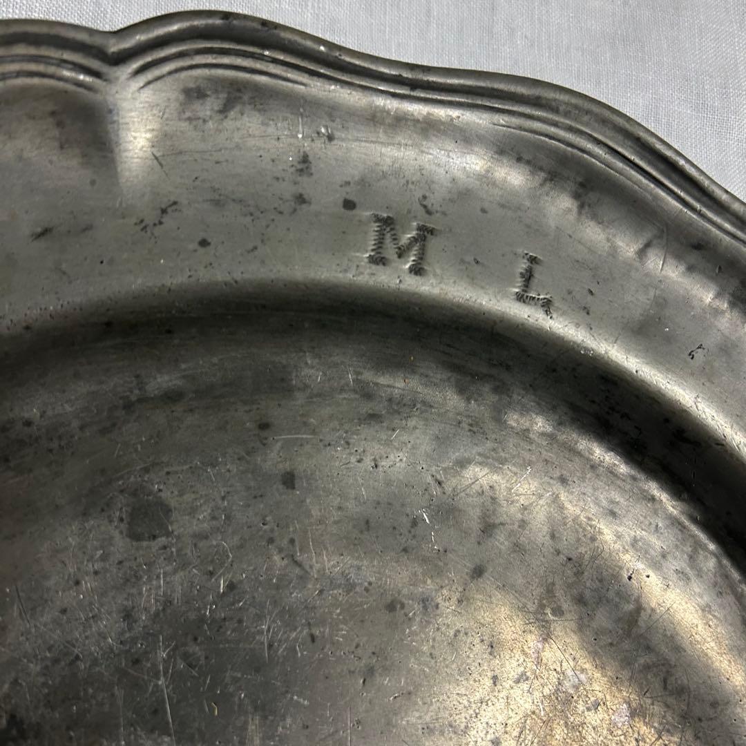 フランスアンティーク　花リムピューター 大皿　32センチ　蚤の市　仏ブロカント