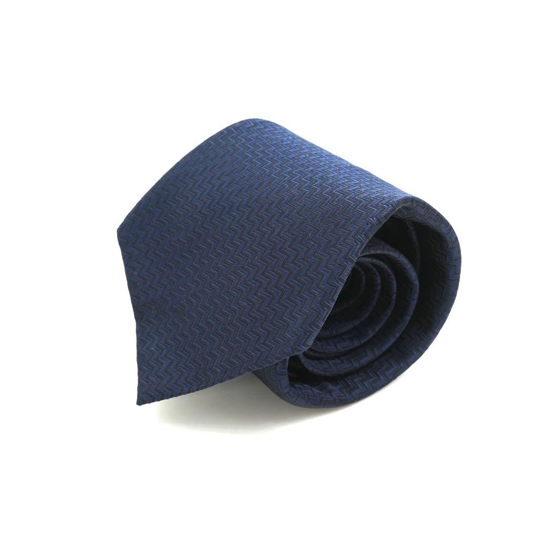 ✨新品未使用品✨　BVLGARI ネクタイ　セッテピエゲ　ネイビー　ソリッド