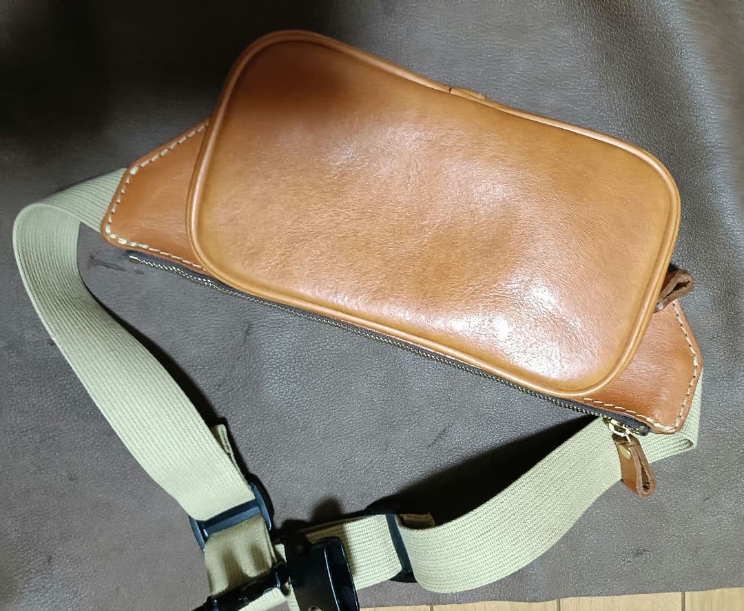 HERZ ヘルツ 羽付きウエストバッグ F-45 未使用品 定価27,500円