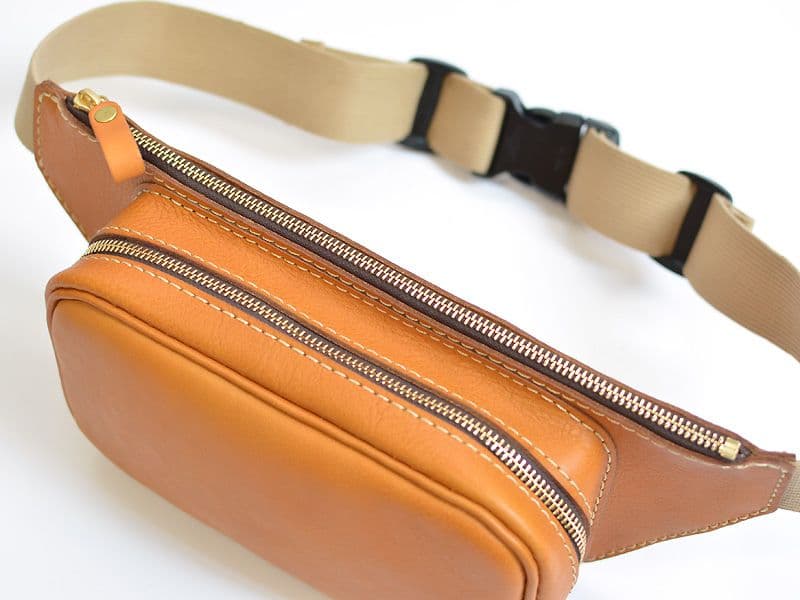 HERZ ヘルツ 羽付きウエストバッグ F-45 未使用品 定価27,500円