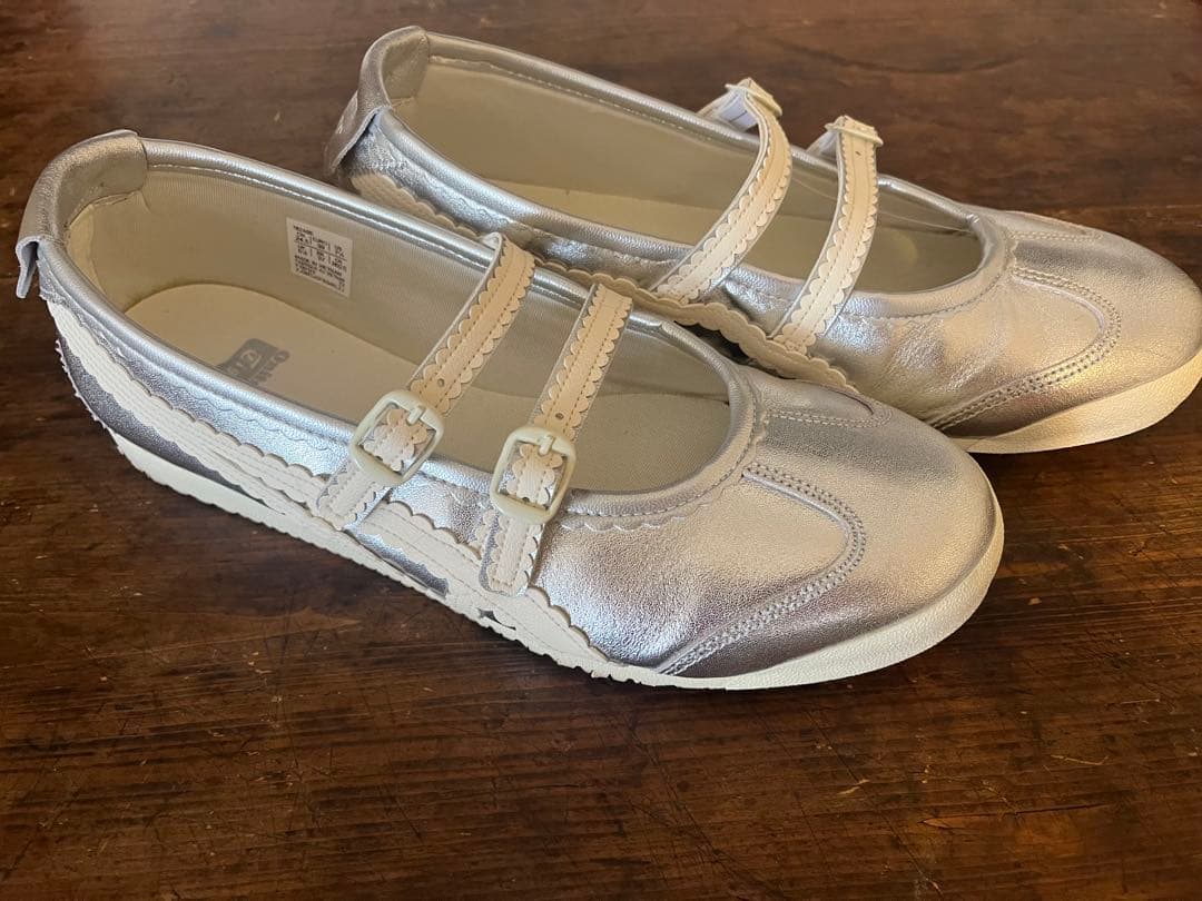 オニツカタイガー　onitsuka tiger MEXICO 66 TGRS