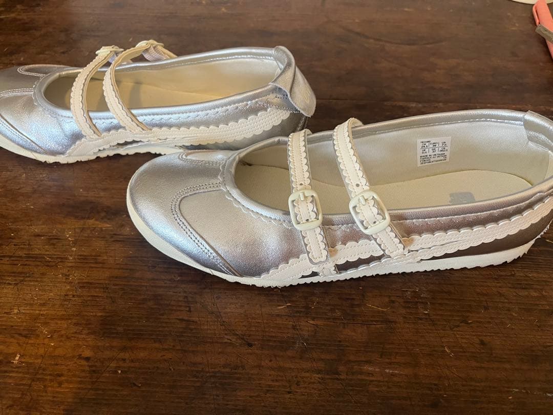 オニツカタイガー　onitsuka tiger MEXICO 66 TGRS