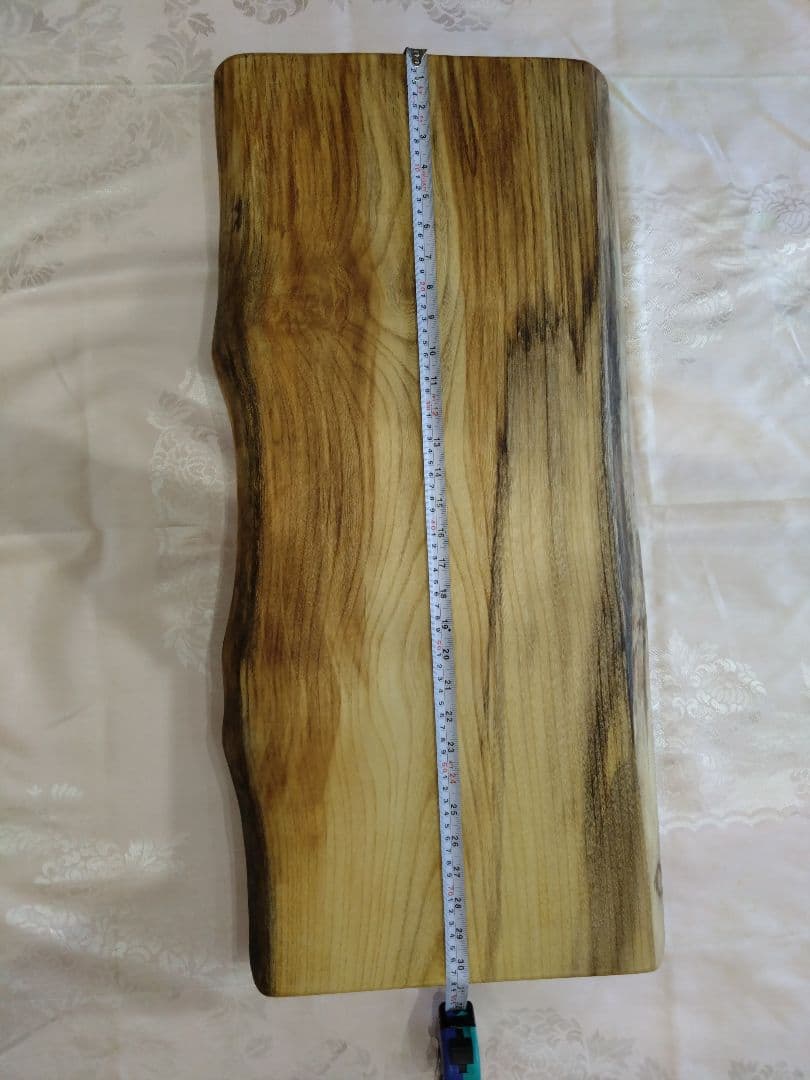 ケヤキのテーブル⑯　ちび怪獣八七❕ケヤキの模様が綺麗な耳付テーブル