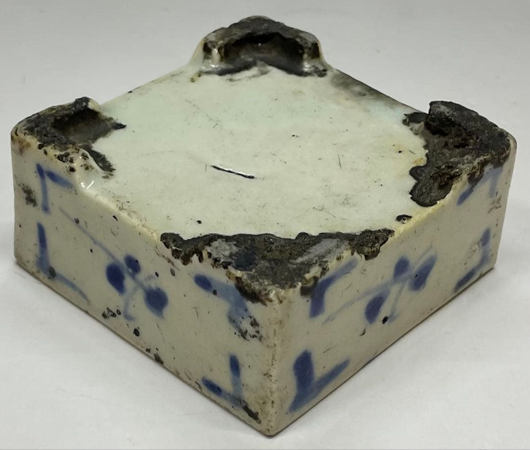 李朝　水滴　山水文角形　染付　書道具　p79