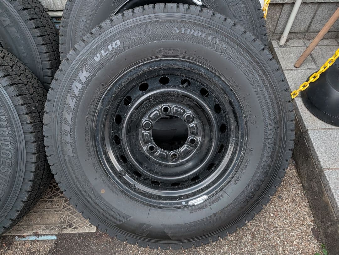 【2025年製】ハイエース用ブリザック VL10 純正ホイール付 4本セット