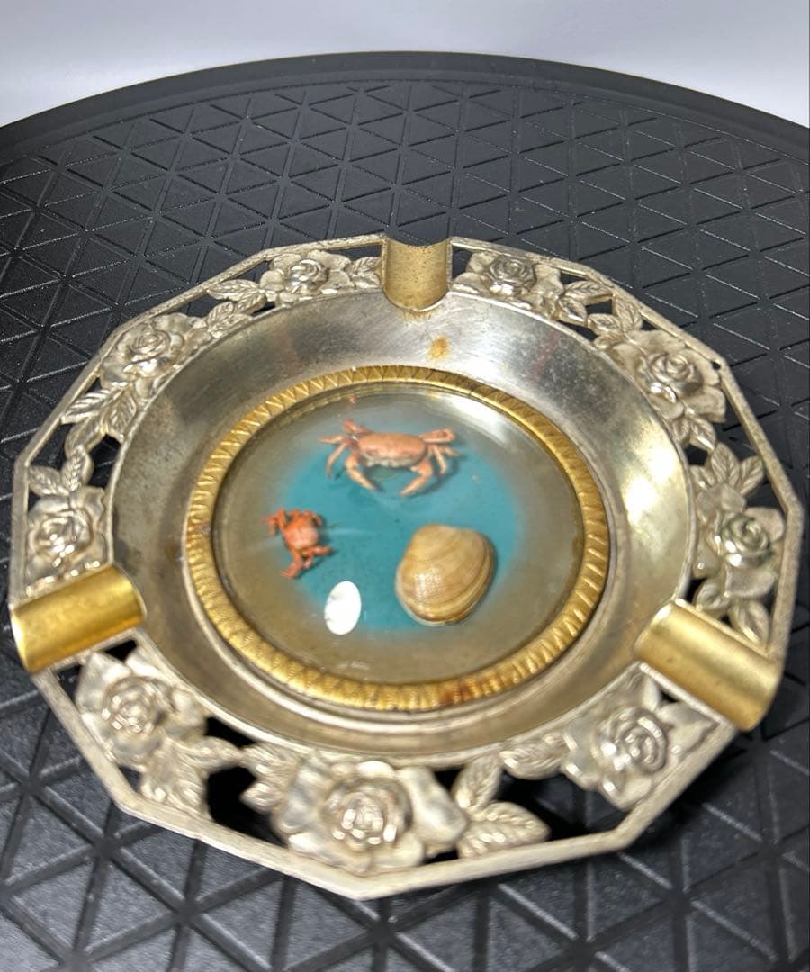 戦後の占領下での日本製　カニと貝を配したのお洒落な灰皿【希少品】＜25b12＞