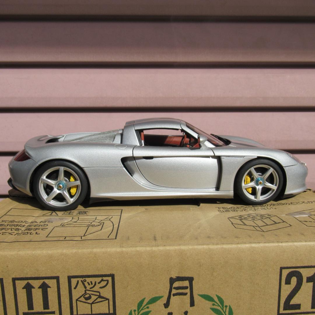 す*み様 1/18 AUTOartオートアート 78041 ポルシェ カレラGT