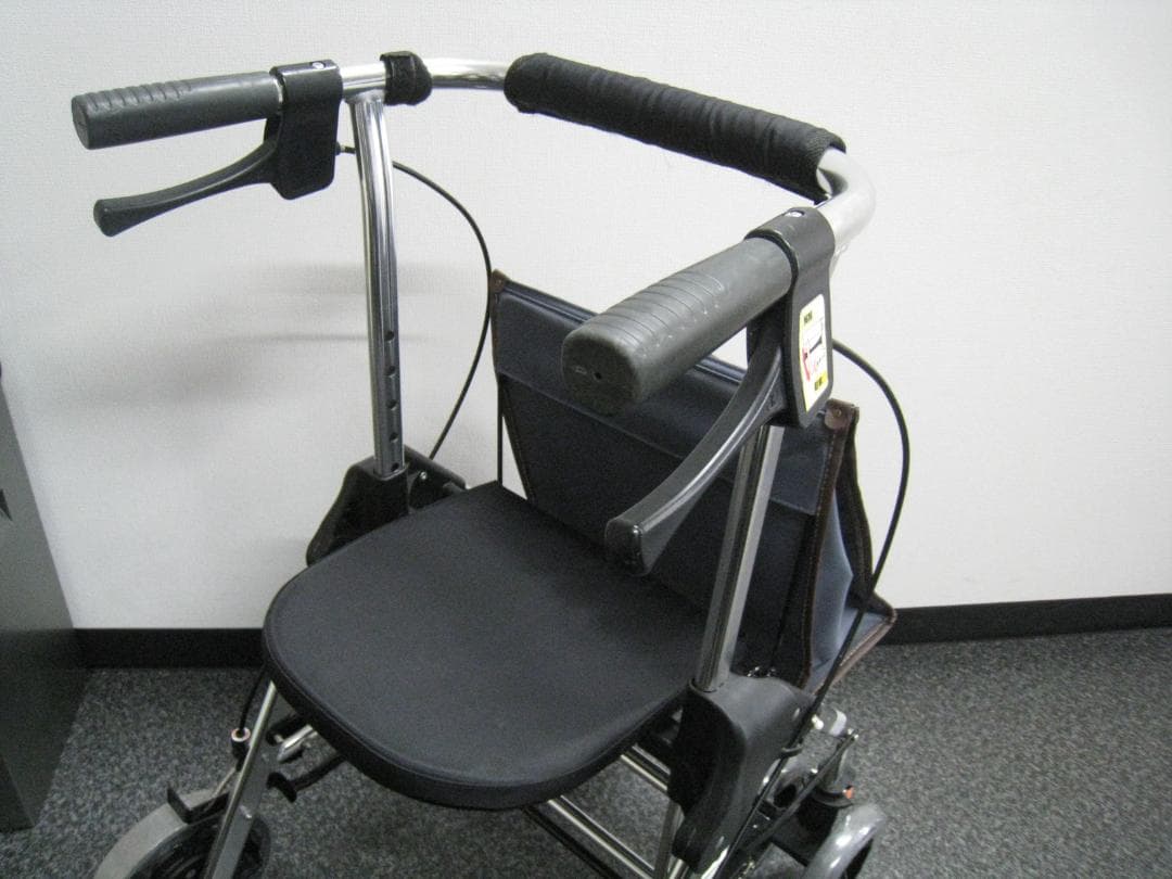 テイコブリトルR HS05R 歩行車 幸和製作所 抑制ブレーキ機能付き　①