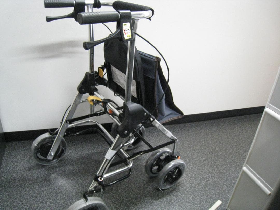 テイコブリトルR HS05R 歩行車 幸和製作所 抑制ブレーキ機能付き　①