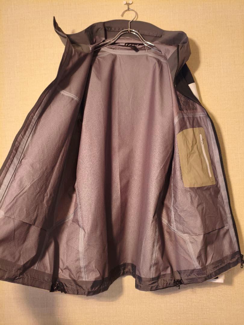 \"Arc'teryx × Beams\" gore-tex Beta Jacket