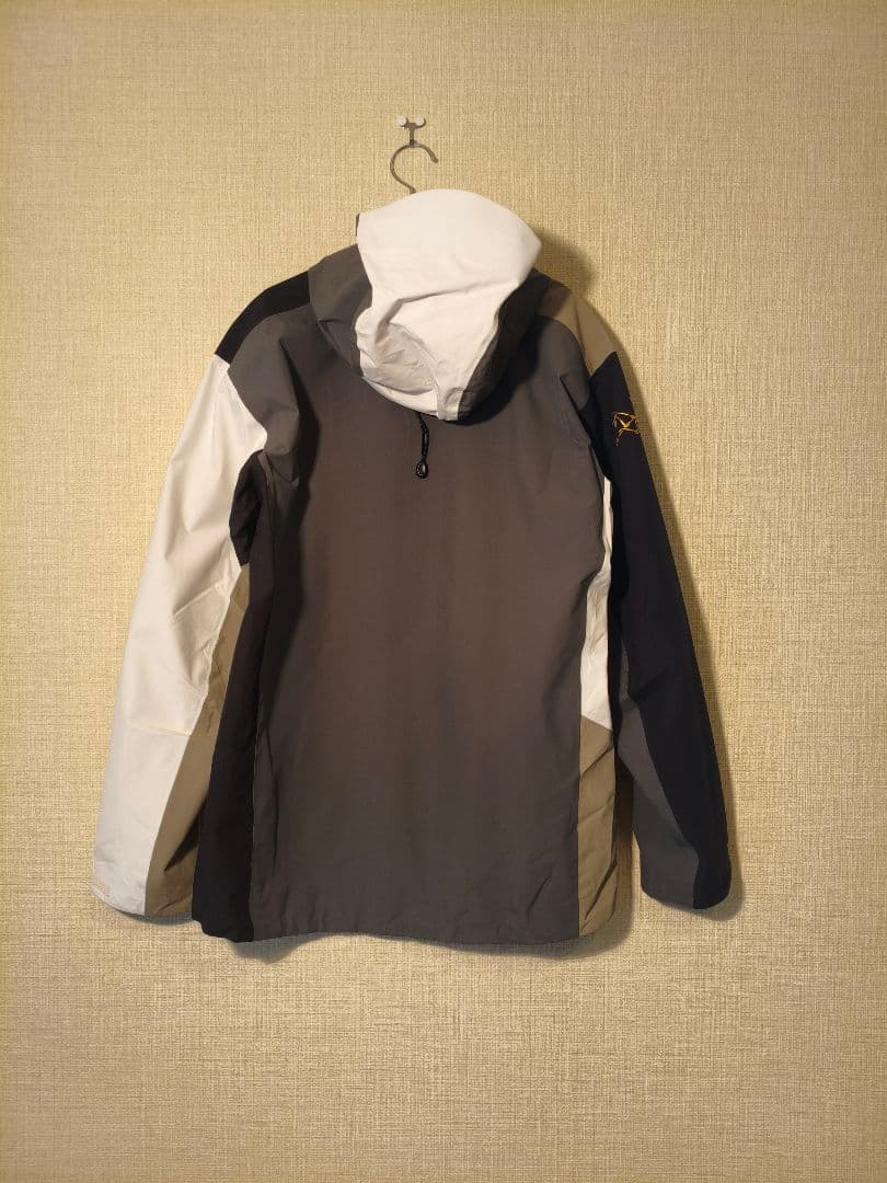 \"Arc'teryx × Beams\" gore-tex Beta Jacket