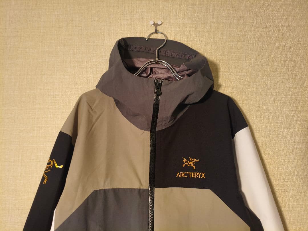 \"Arc'teryx × Beams\" gore-tex Beta Jacket