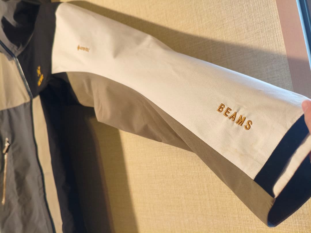 \"Arc'teryx × Beams\" gore-tex Beta Jacket