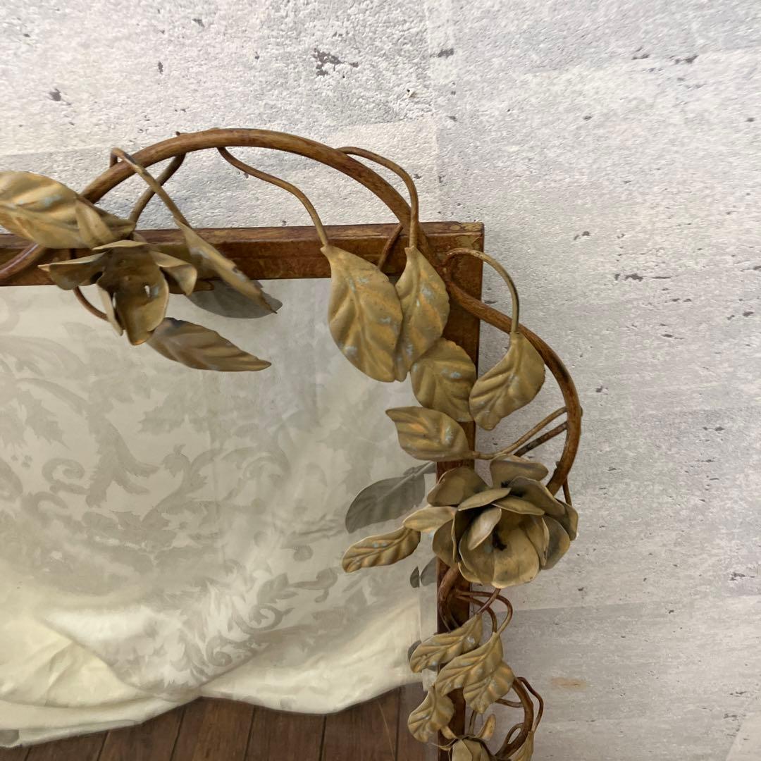 北欧 ヨーロッパ アイアン 鉄製 薔薇装飾 ローズ 壁掛け鏡 ウォールミラー