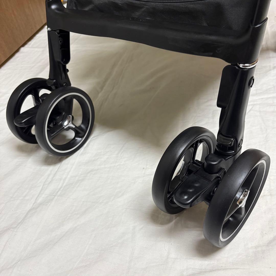 アップリカ ラクーナクッションフリープラス ベビーカー 美品 横スライド 清掃済