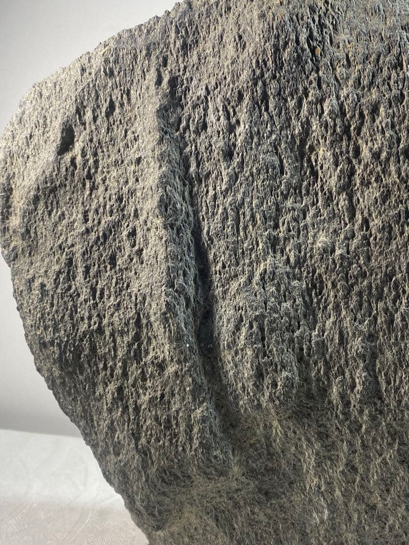 期間限定 6241 桐生川石 ウブ 銘：『鮎の滝上り』 水石 盆栽 盆石 鑑賞石