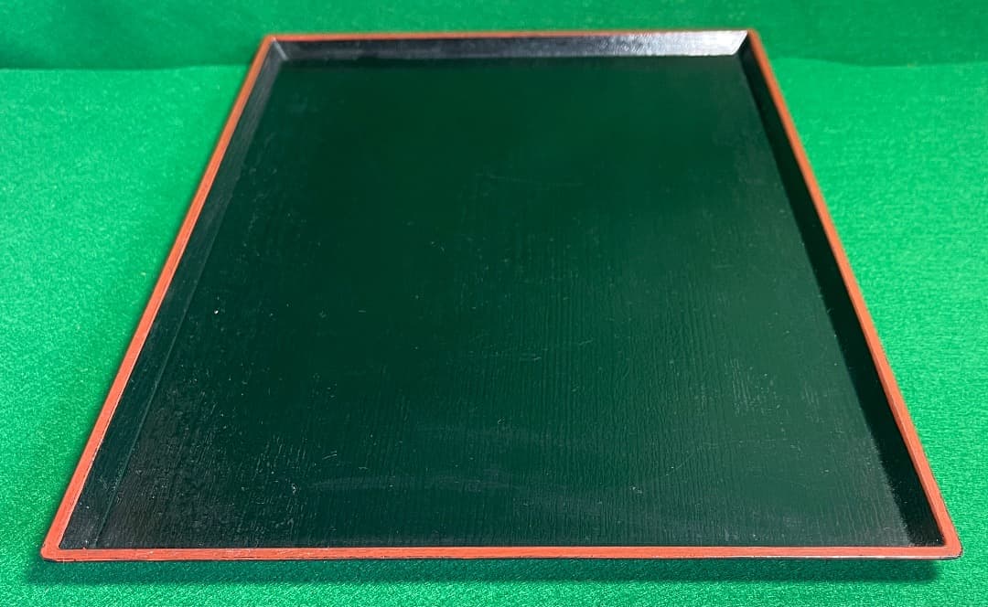 黒と赤のプラスチックおしぼりトレイ 42cm x 30cm ２１枚