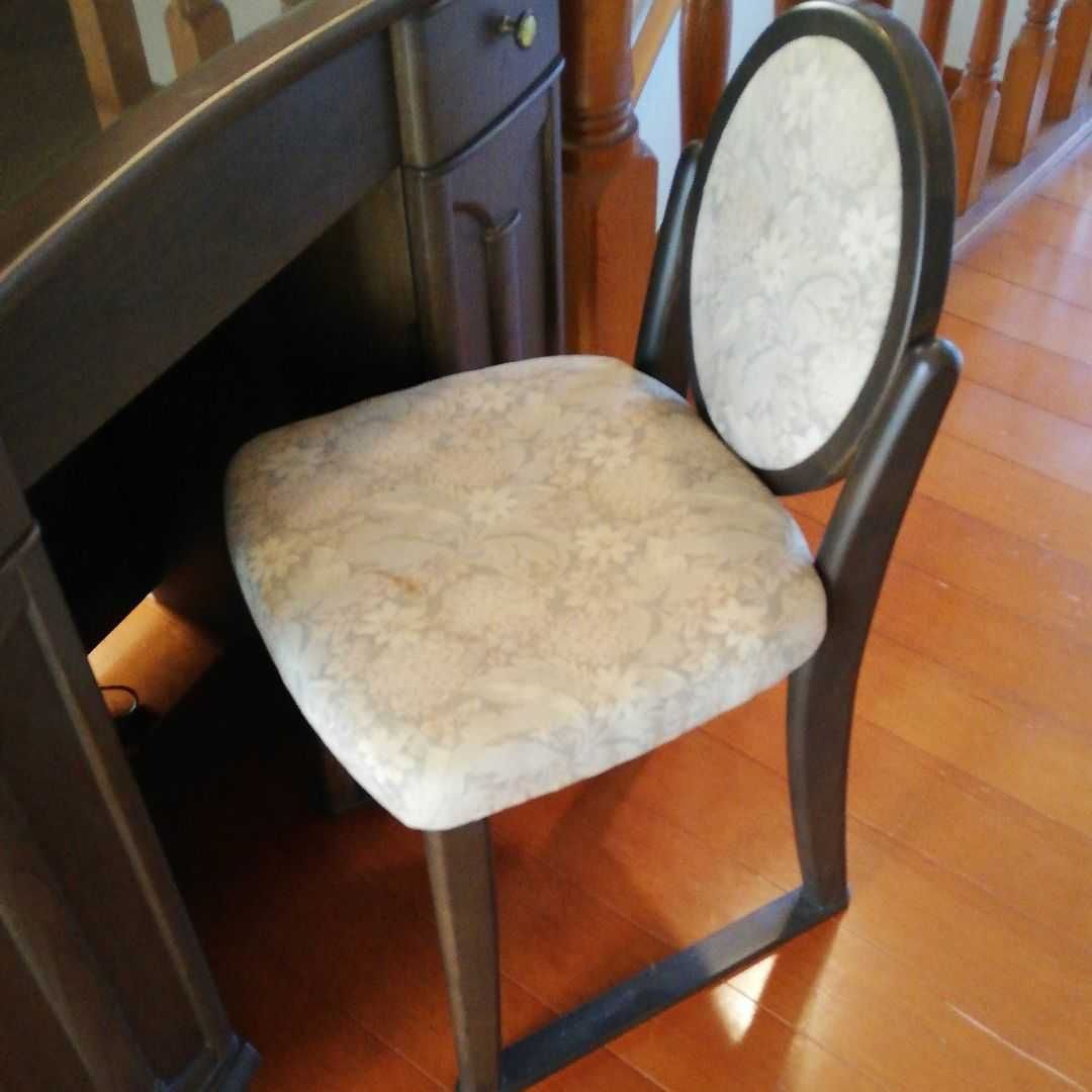 ニレ材のドレッサー＆椅子セット①【ドレッサー本体】