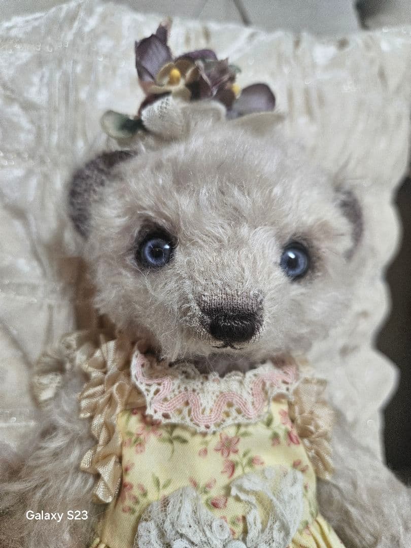 BonBonマーチさん作、ドールアイのベア