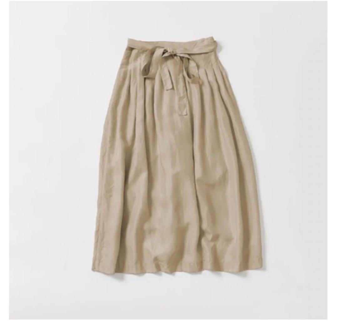 yoliタックプリーツシルクスカート