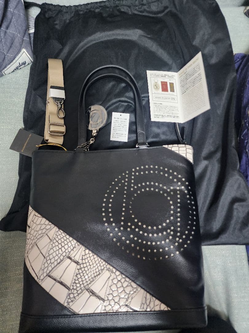 BEAUGRAND ボーグラン クロコダイルトートバッグ ブラック オフホワイト