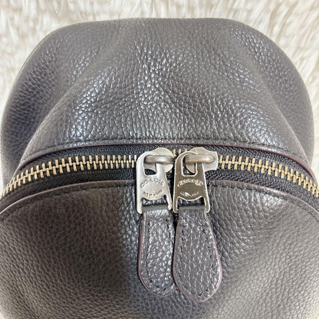 COACH スリングショルダー　クロスボディ　ボディバッグ　肩掛け