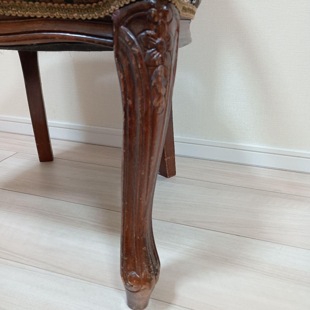 アンティーククマ刺繍 木製椅子