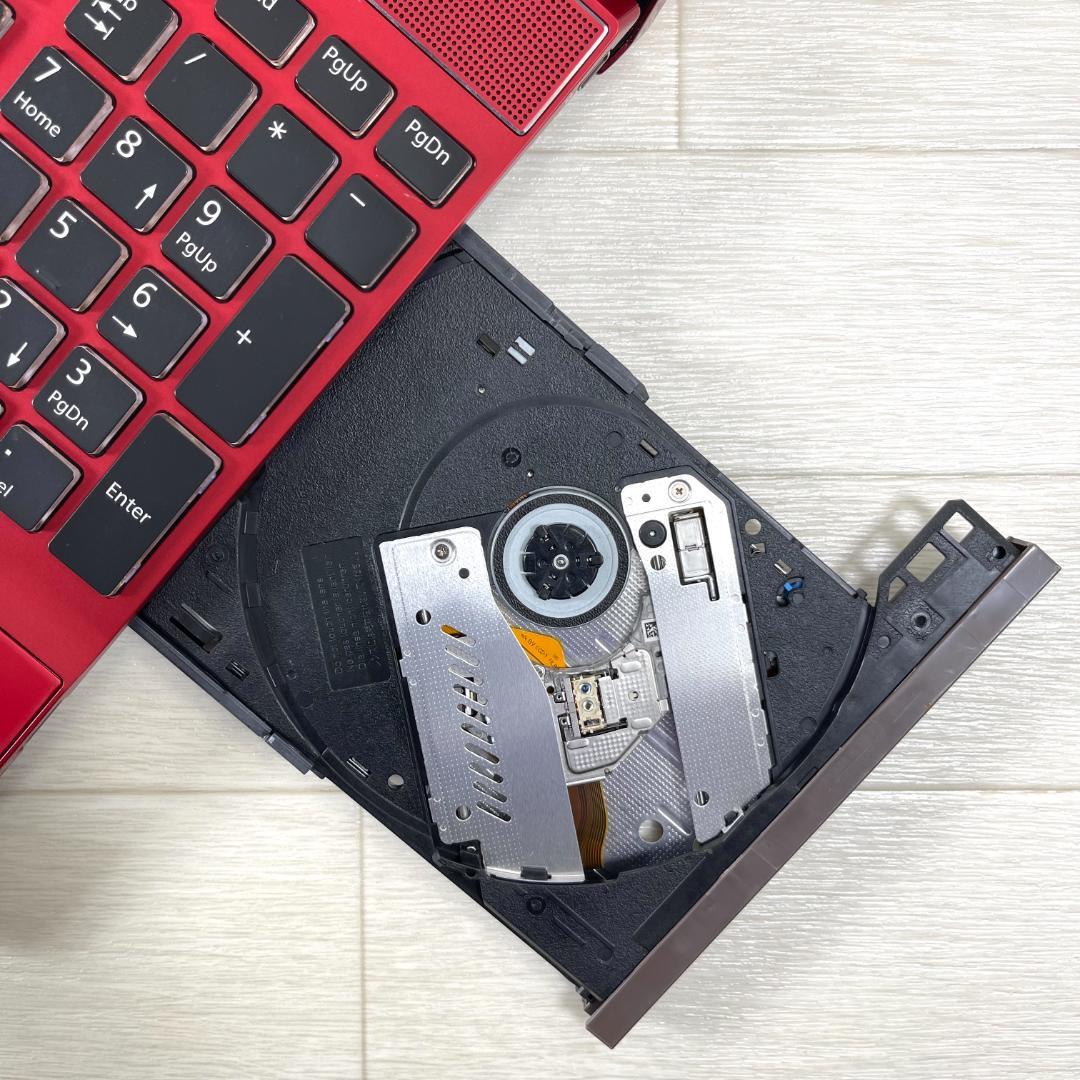 富士通 第8世代 i7 新品SSD512＋HDD メモリ16 ノートパソコン