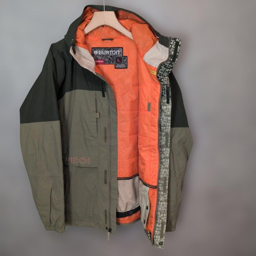 美品 BURTON バートン スノーボードジャケット L カーキ 2トーン