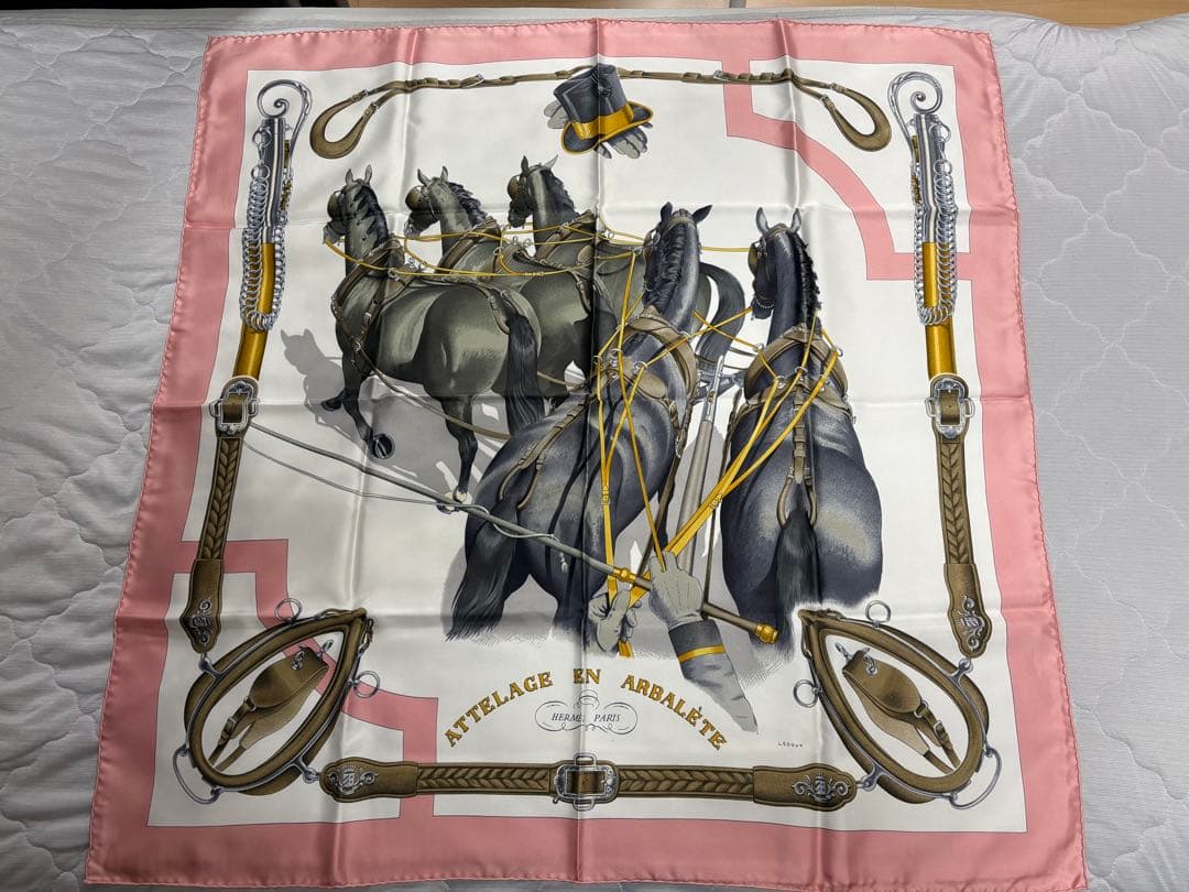 【美品】HERMES エルメス カレ90 大判スカーフ　馬車弓形連結