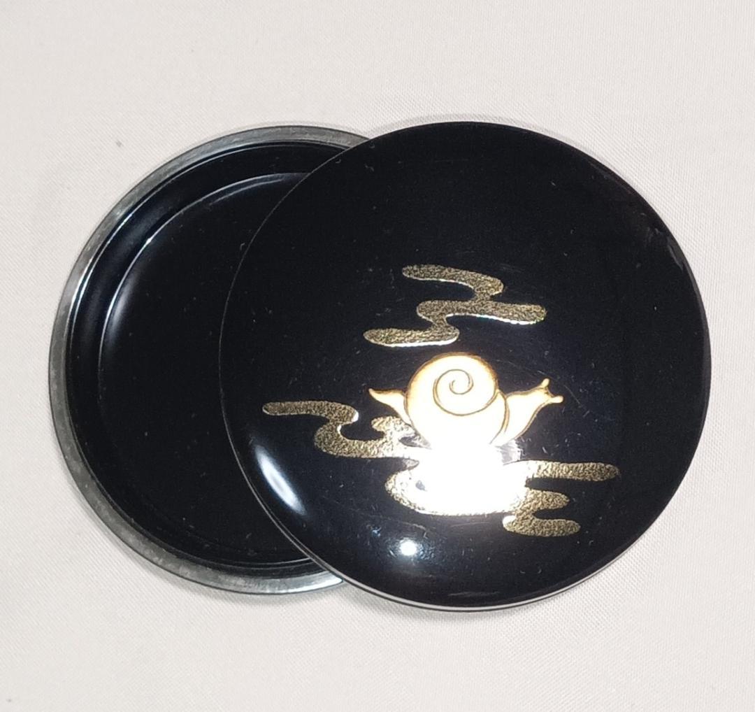 茶道具　蒔絵師　西條一斎作　黒漆塗蝸牛蒔絵錫縁香合　　尋牛斎花押入　美品！！