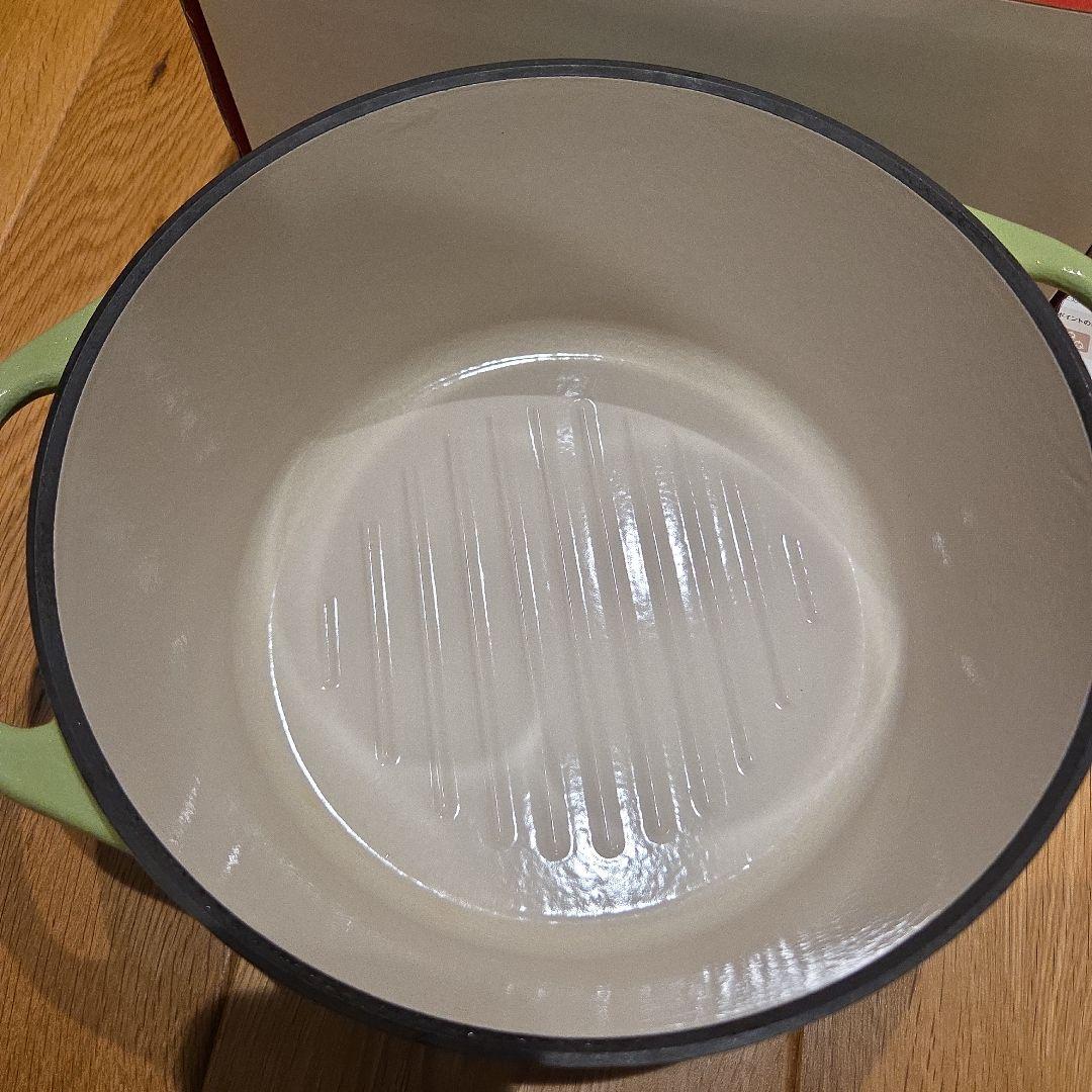 超美品バーミキュラオーブンポットラウンド　ライトグリーン両手鍋 22cm