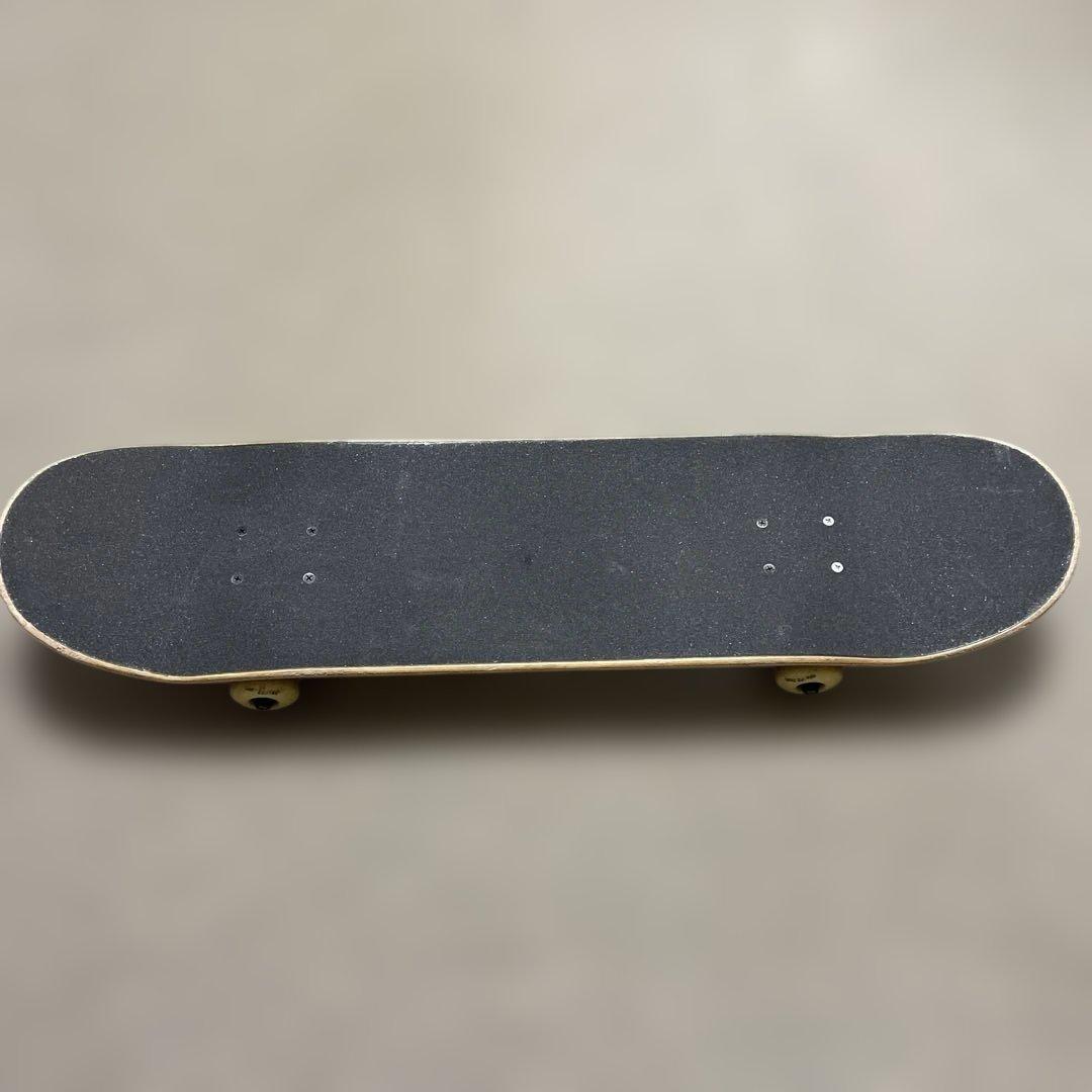 THREE WEATHER スケートボード　コンプリート スケボー　8インチ